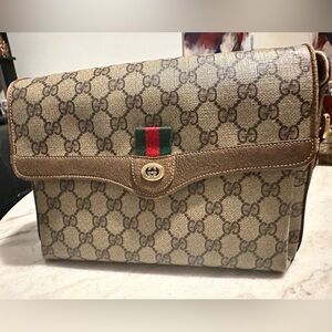 AUTHENTIC Vintage Gucci Sherry Line crossbody handbag
